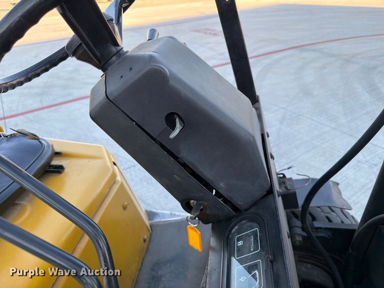 image for item FG0785 Yale GLP060TENUAE086 forklift