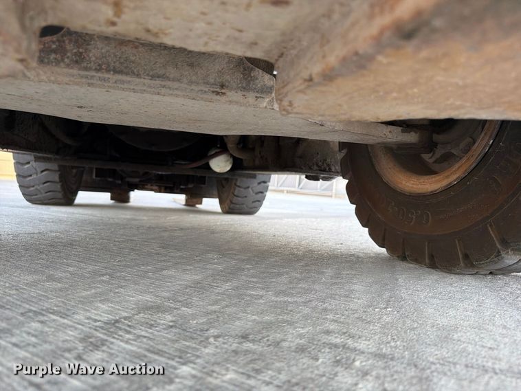 image for item FG0785 Yale GLP060TENUAE086 forklift