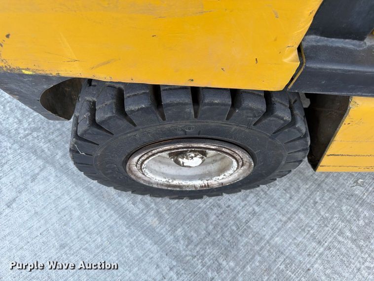 image for item FG0785 Yale GLP060TENUAE086 forklift