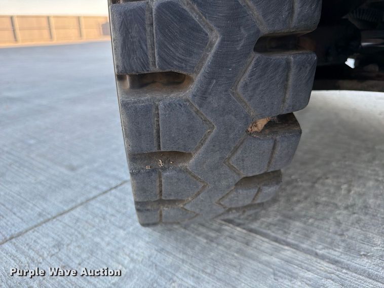 image for item FG0785 Yale GLP060TENUAE086 forklift