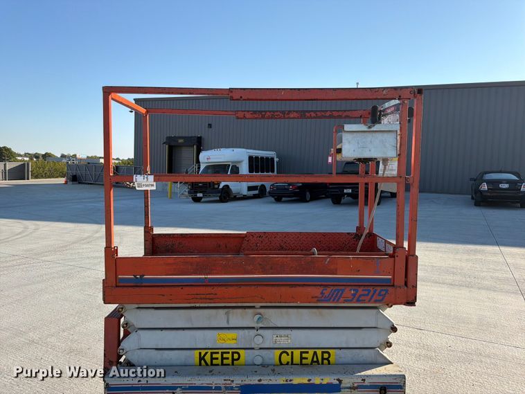 image for item FG0786 1997 Skyjack SJM 3219 scissor lift
