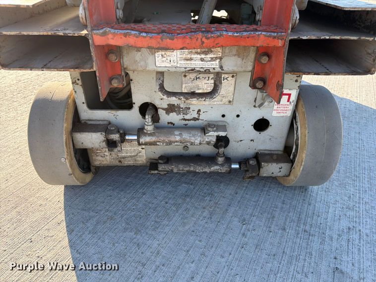 image for item FG0786 1997 Skyjack SJM 3219 scissor lift