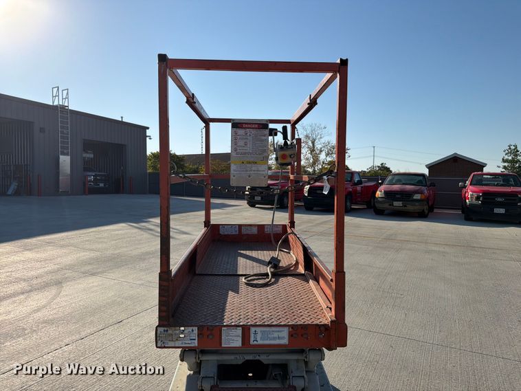 image for item FG0786 1997 Skyjack SJM 3219 scissor lift