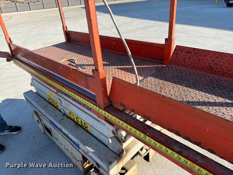 image for item FG0786 1997 Skyjack SJM 3219 scissor lift