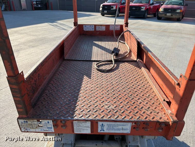 image for item FG0786 1997 Skyjack SJM 3219 scissor lift