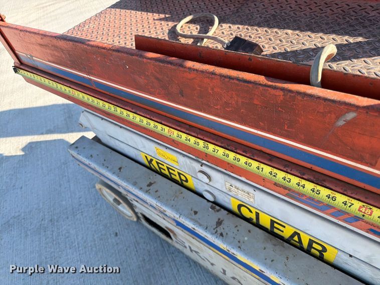 image for item FG0786 1997 Skyjack SJM 3219 scissor lift
