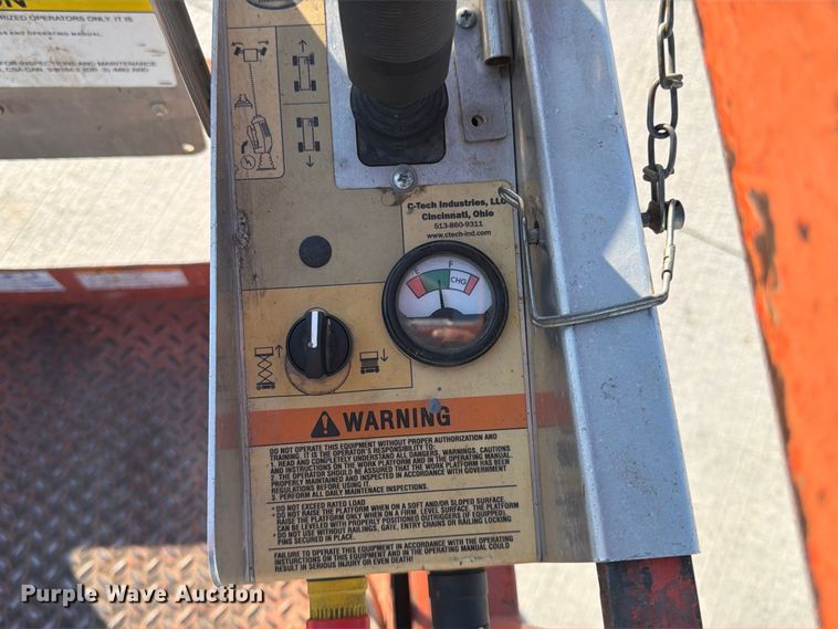 image for item FG0786 1997 Skyjack SJM 3219 scissor lift