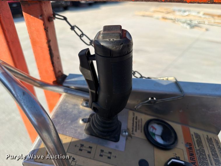 image for item FG0786 1997 Skyjack SJM 3219 scissor lift