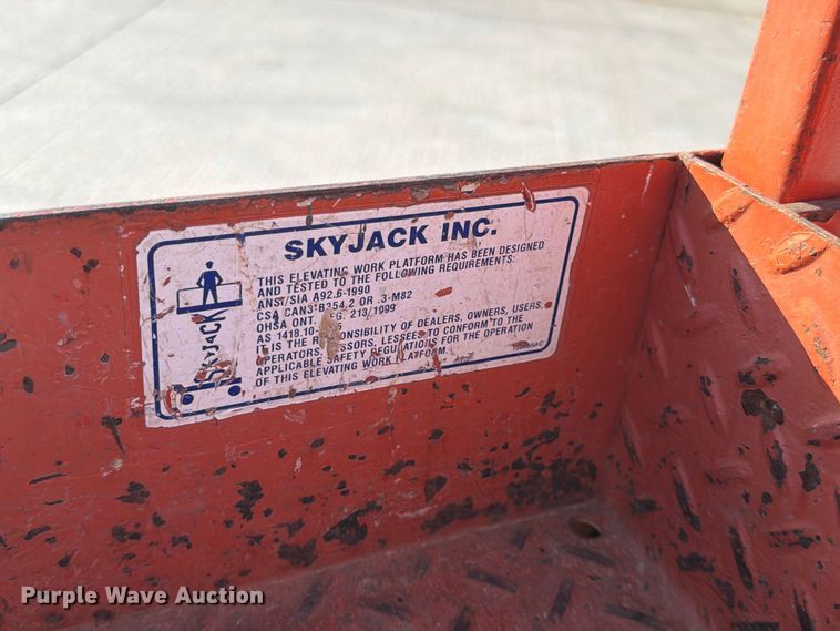 image for item FG0786 1997 Skyjack SJM 3219 scissor lift