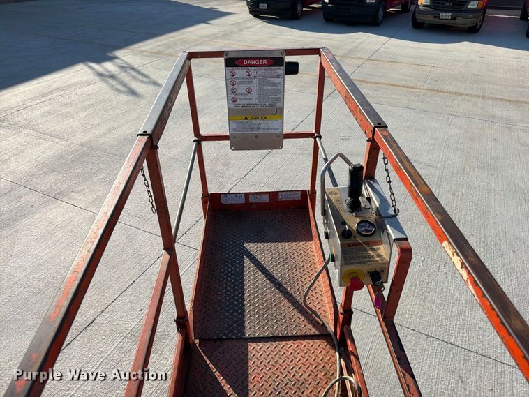 image for item FG0786 1997 Skyjack SJM 3219 scissor lift