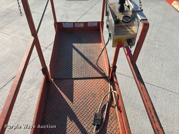 image for item FG0786 1997 Skyjack SJM 3219 scissor lift