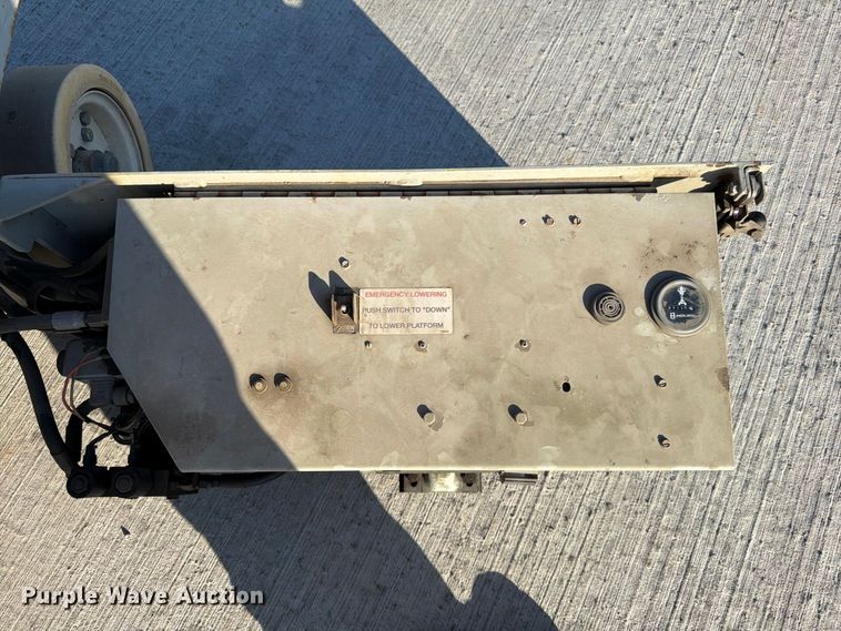 image for item FG0786 1997 Skyjack SJM 3219 scissor lift