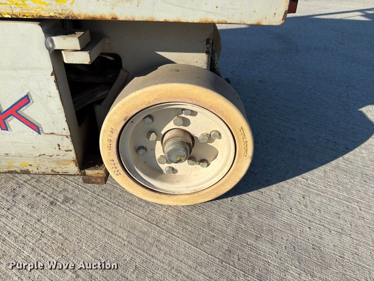 image for item FG0786 1997 Skyjack SJM 3219 scissor lift