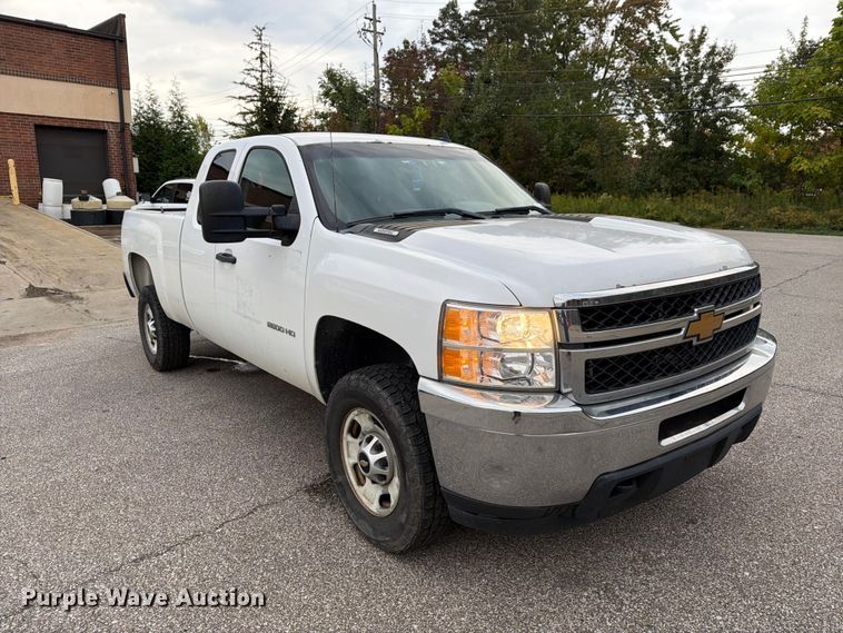 image for item FG3032 2013 Chevrolet Silverado 2500HD Ext. Cab pickup truck