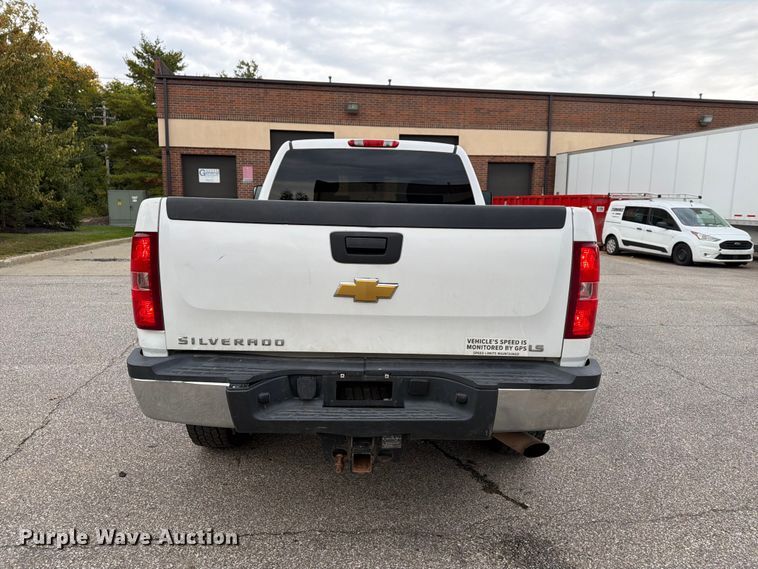 image for item FG3032 2013 Chevrolet Silverado 2500HD Ext. Cab pickup truck
