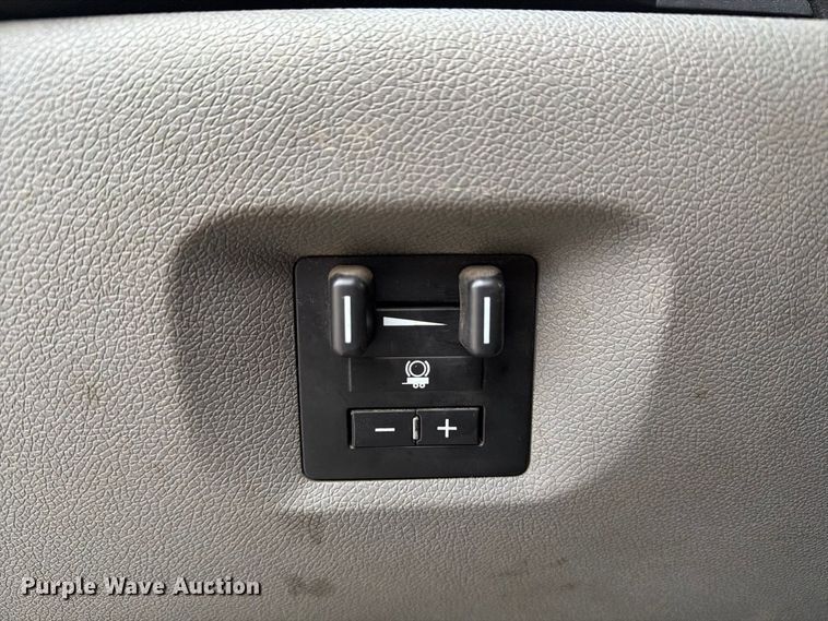 image for item FG3032 2013 Chevrolet Silverado 2500HD Ext. Cab pickup truck