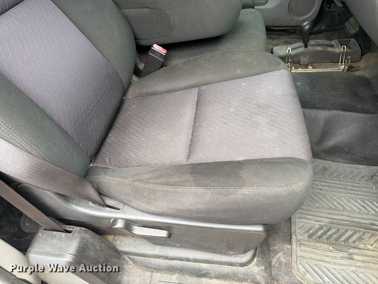 image for item FG3032 2013 Chevrolet Silverado 2500HD Ext. Cab pickup truck