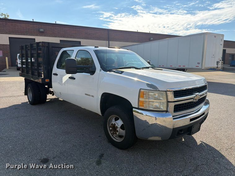 image for item FG3033 2010 Chevrolet Silverado 3500HD Crew Cab flatbed pickup truck
