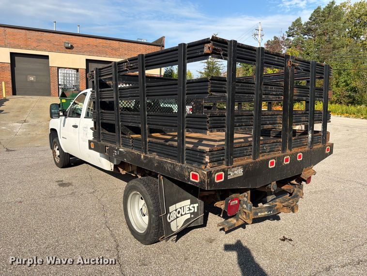 image for item FG3033 2010 Chevrolet Silverado 3500HD Crew Cab flatbed pickup truck