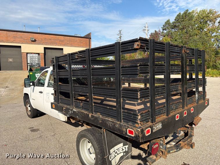 image for item FG3033 2010 Chevrolet Silverado 3500HD Crew Cab flatbed pickup truck