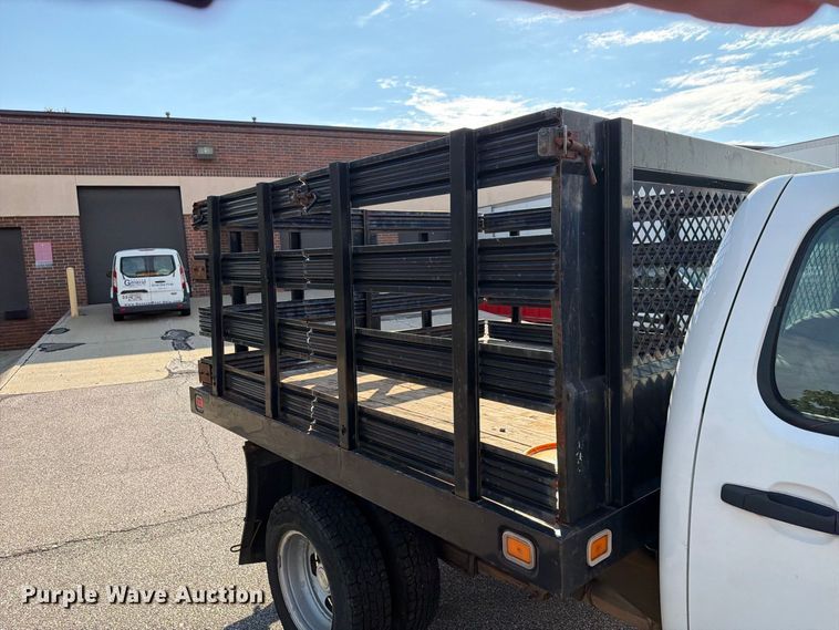 image for item FG3033 2010 Chevrolet Silverado 3500HD Crew Cab flatbed pickup truck