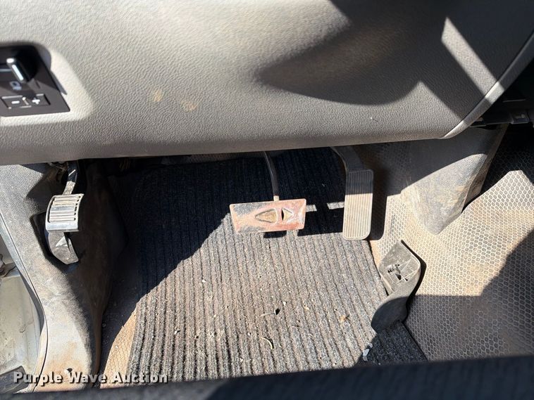 image for item FG3033 2010 Chevrolet Silverado 3500HD Crew Cab flatbed pickup truck