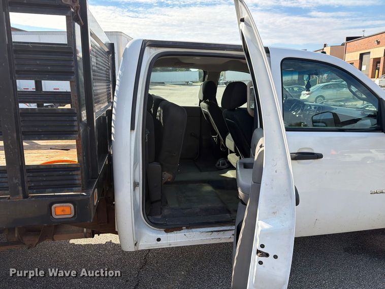 image for item FG3033 2010 Chevrolet Silverado 3500HD Crew Cab flatbed pickup truck