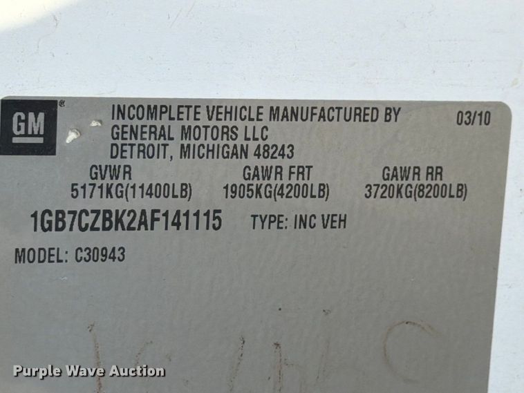 image for item FG3033 2010 Chevrolet Silverado 3500HD Crew Cab flatbed pickup truck