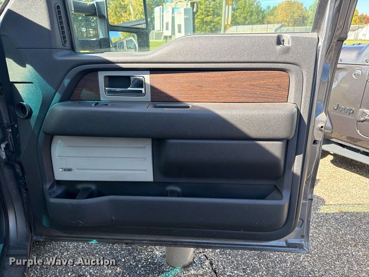 image for item FG3042 2013 Ford F150 Ext. Cab pickup truck
