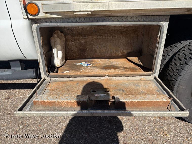 image for item FG3043 2016 Ford F550 Ext. Cab flatbed truck