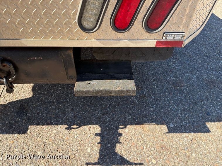 image for item FG3043 2016 Ford F550 Ext. Cab flatbed truck