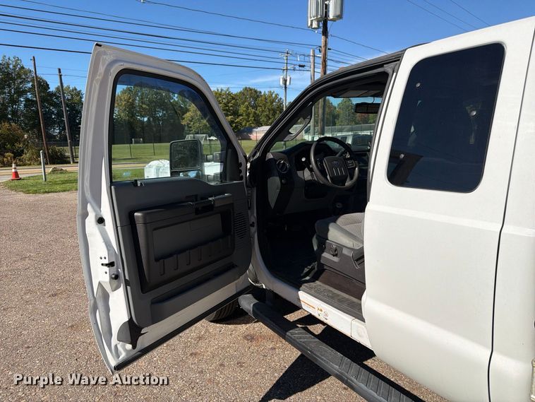 image for item FG3043 2016 Ford F550 Ext. Cab flatbed truck