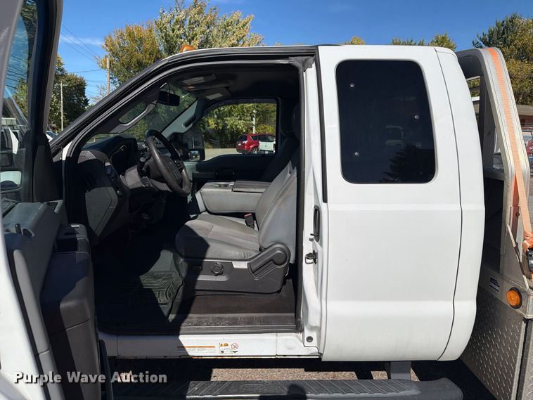image for item FG3043 2016 Ford F550 Ext. Cab flatbed truck