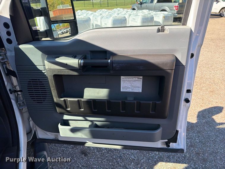 image for item FG3043 2016 Ford F550 Ext. Cab flatbed truck