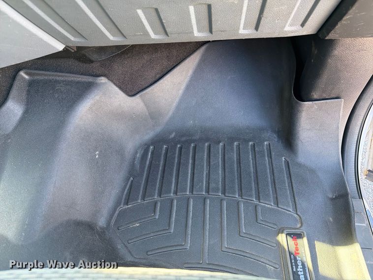 image for item FG3043 2016 Ford F550 Ext. Cab flatbed truck
