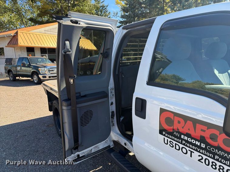 image for item FG3043 2016 Ford F550 Ext. Cab flatbed truck