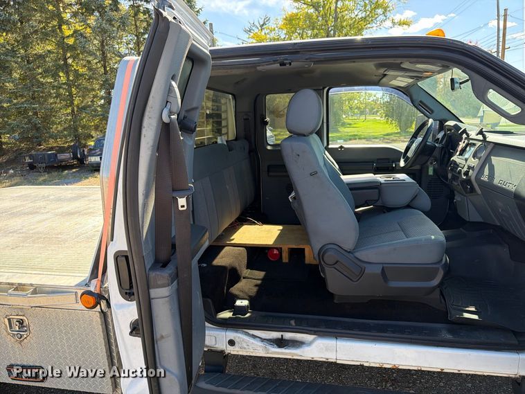 image for item FG3043 2016 Ford F550 Ext. Cab flatbed truck