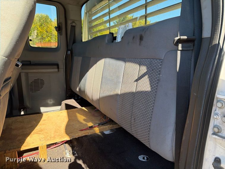 image for item FG3043 2016 Ford F550 Ext. Cab flatbed truck