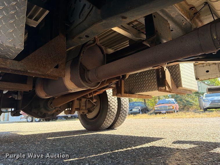 image for item FG3043 2016 Ford F550 Ext. Cab flatbed truck