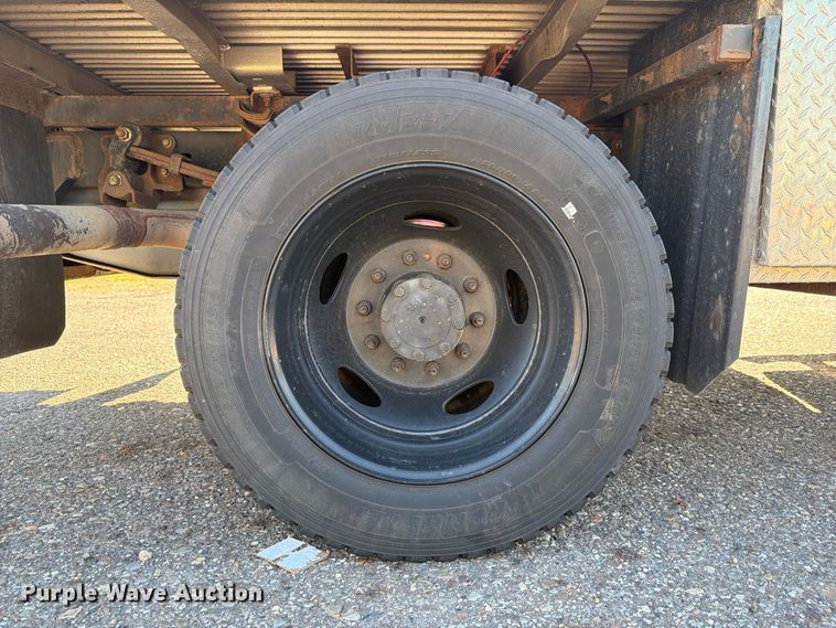 image for item FG3043 2016 Ford F550 Ext. Cab flatbed truck