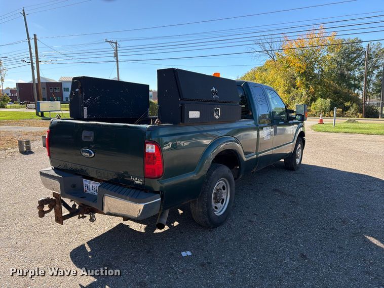 image for item FG3044 2011 Ford F250 Super Duty Ext. Cab pickup truck
