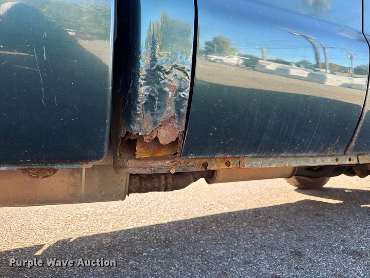 image for item FG3044 2011 Ford F250 Super Duty Ext. Cab pickup truck