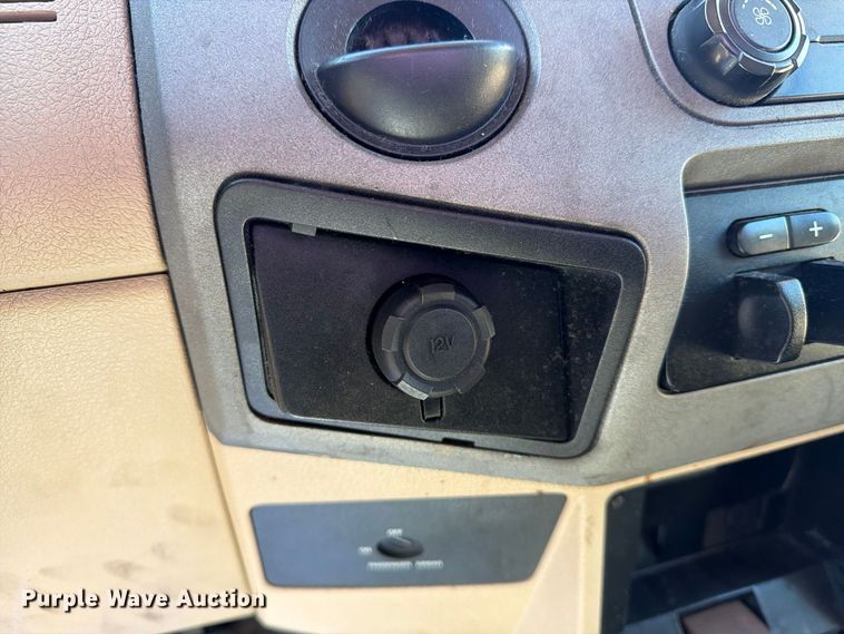 image for item FG3044 2011 Ford F250 Super Duty Ext. Cab pickup truck