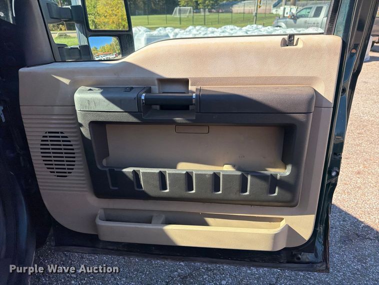 image for item FG3044 2011 Ford F250 Super Duty Ext. Cab pickup truck