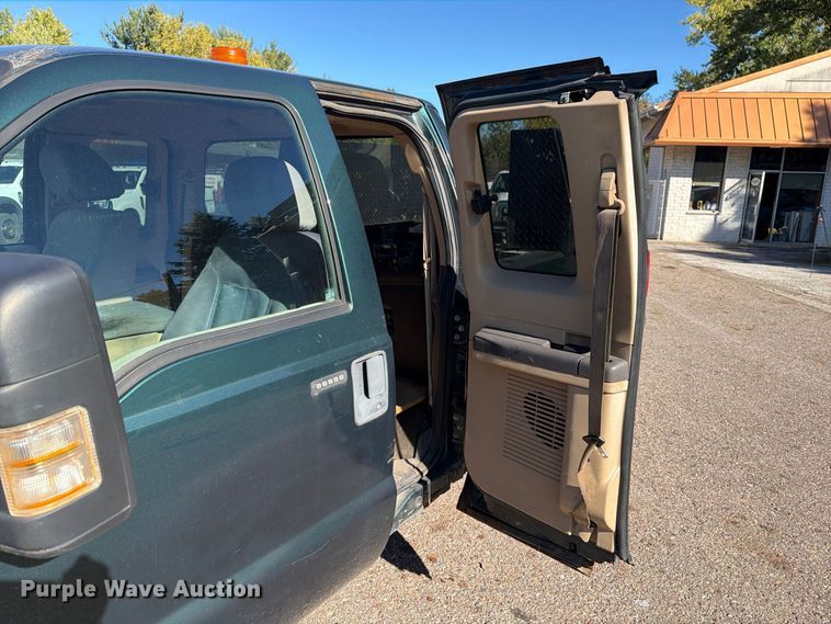 image for item FG3044 2011 Ford F250 Super Duty Ext. Cab pickup truck
