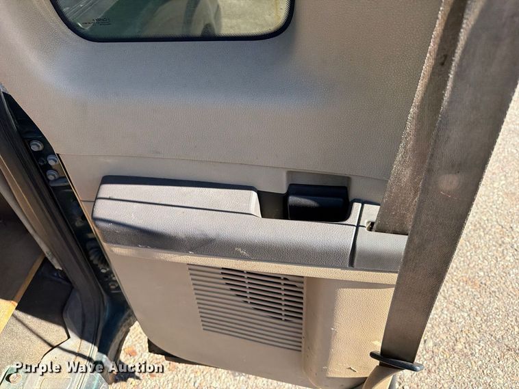 image for item FG3044 2011 Ford F250 Super Duty Ext. Cab pickup truck
