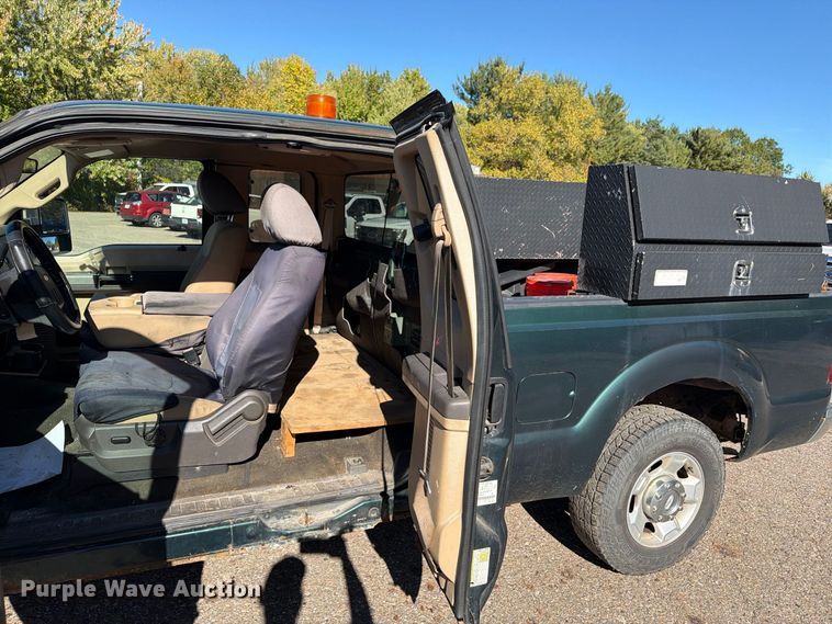image for item FG3044 2011 Ford F250 Super Duty Ext. Cab pickup truck