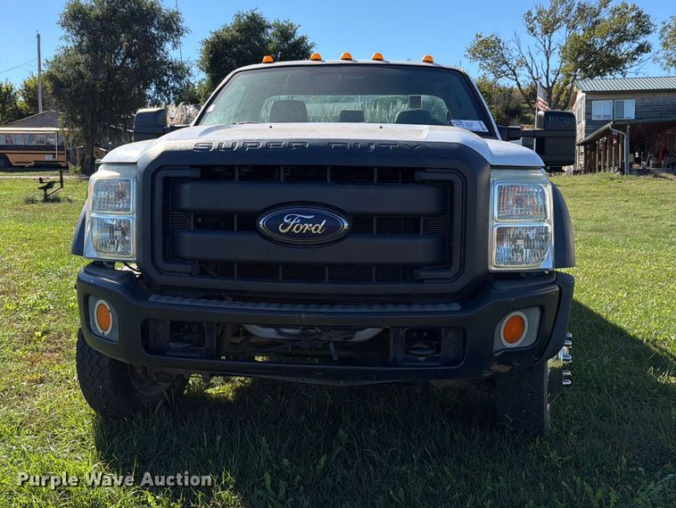 image for item FH6423 2015 Ford F550 flatbed truck