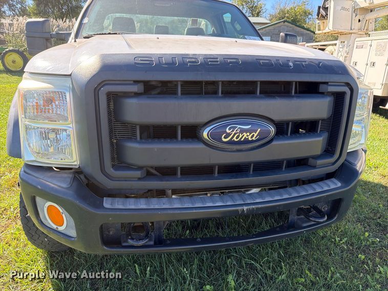 image for item FH6423 2015 Ford F550 flatbed truck