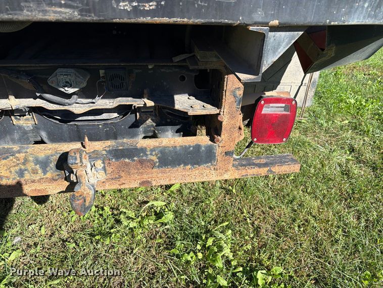 image for item FH6423 2015 Ford F550 flatbed truck